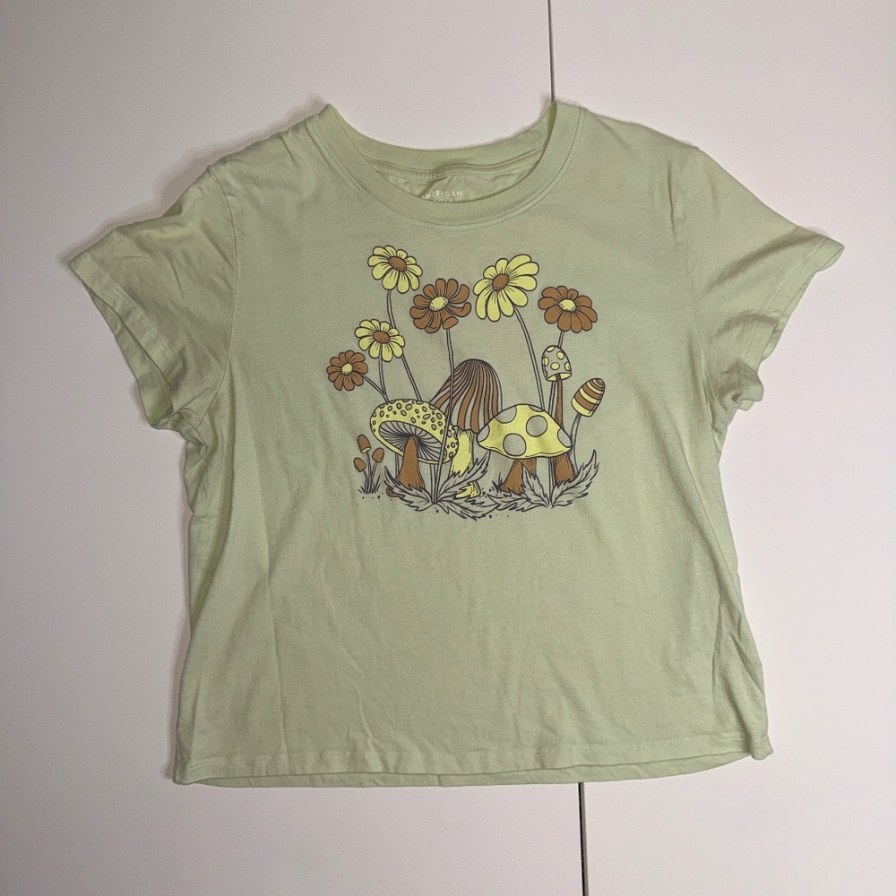 American Eagle Graphic Tee — Women’s Medium (Sage Mushroom Print)